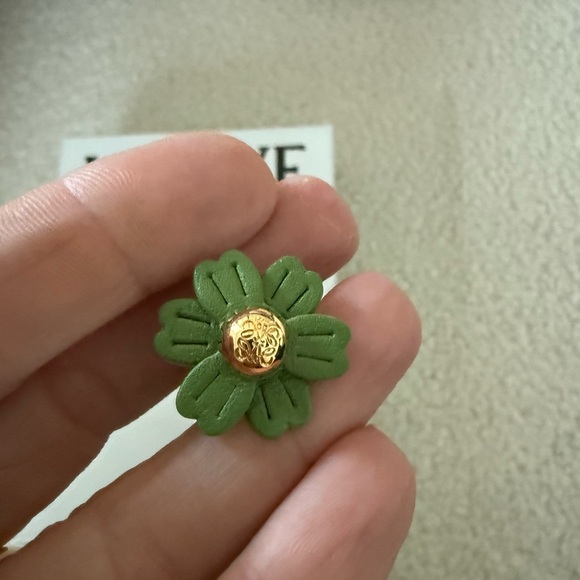 Loewe Green Flower Pin - Picture 5 of 6